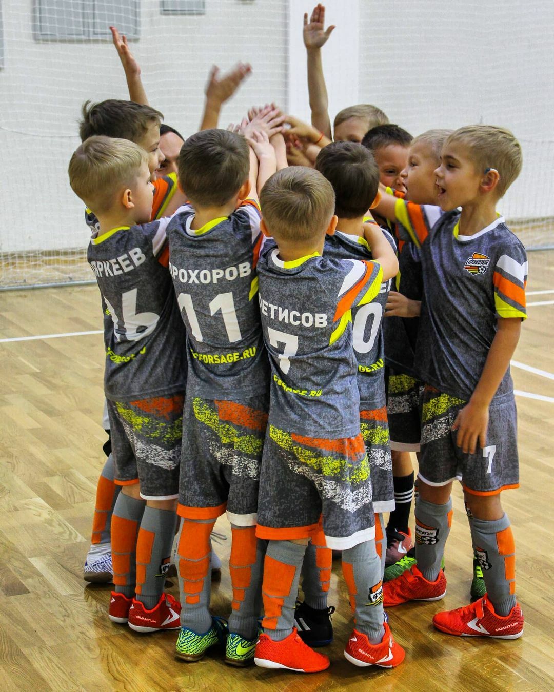 Спортивная форма J13 — работа 8